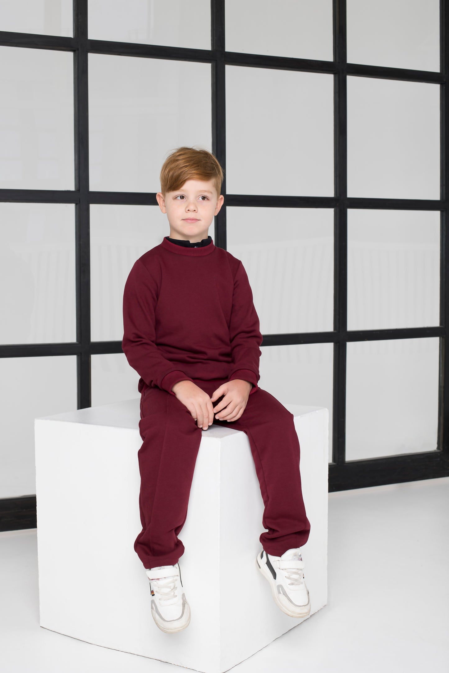 Mokyklinis bordo uždaras unisex džemperis